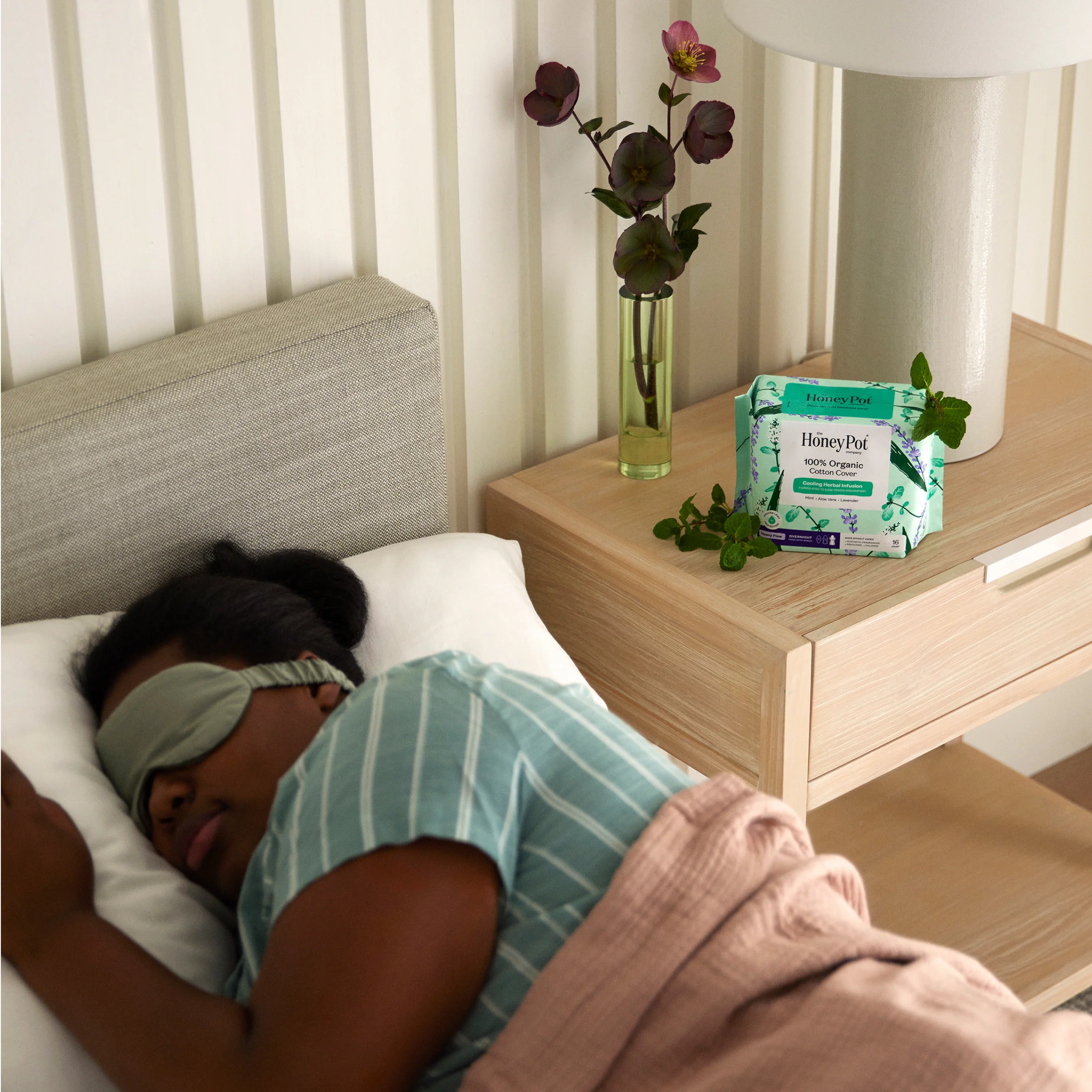 Organic Cotton Cover Cooling Herbal Infusion Heavy Flow Overnight Pads - Image 3
